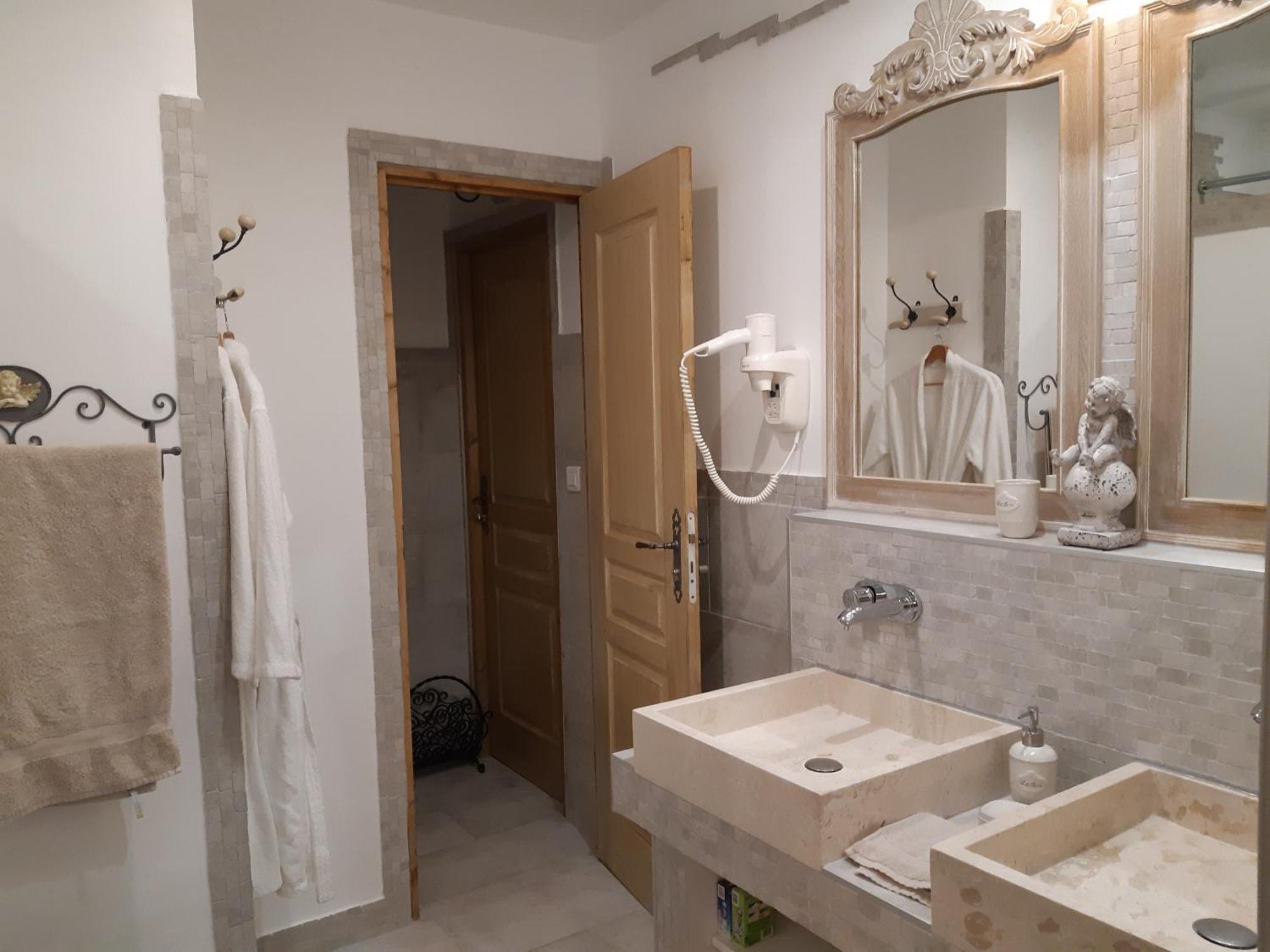 Chambres D'Hotes- Piscine, Spa, Tennis Belcodene Esterno foto